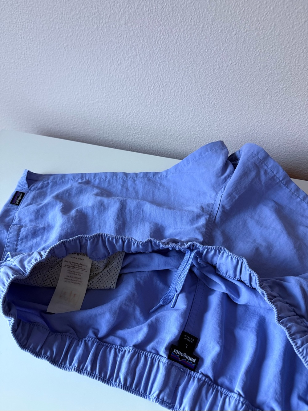 Patagonia barely baggies - Picture 4 of 5